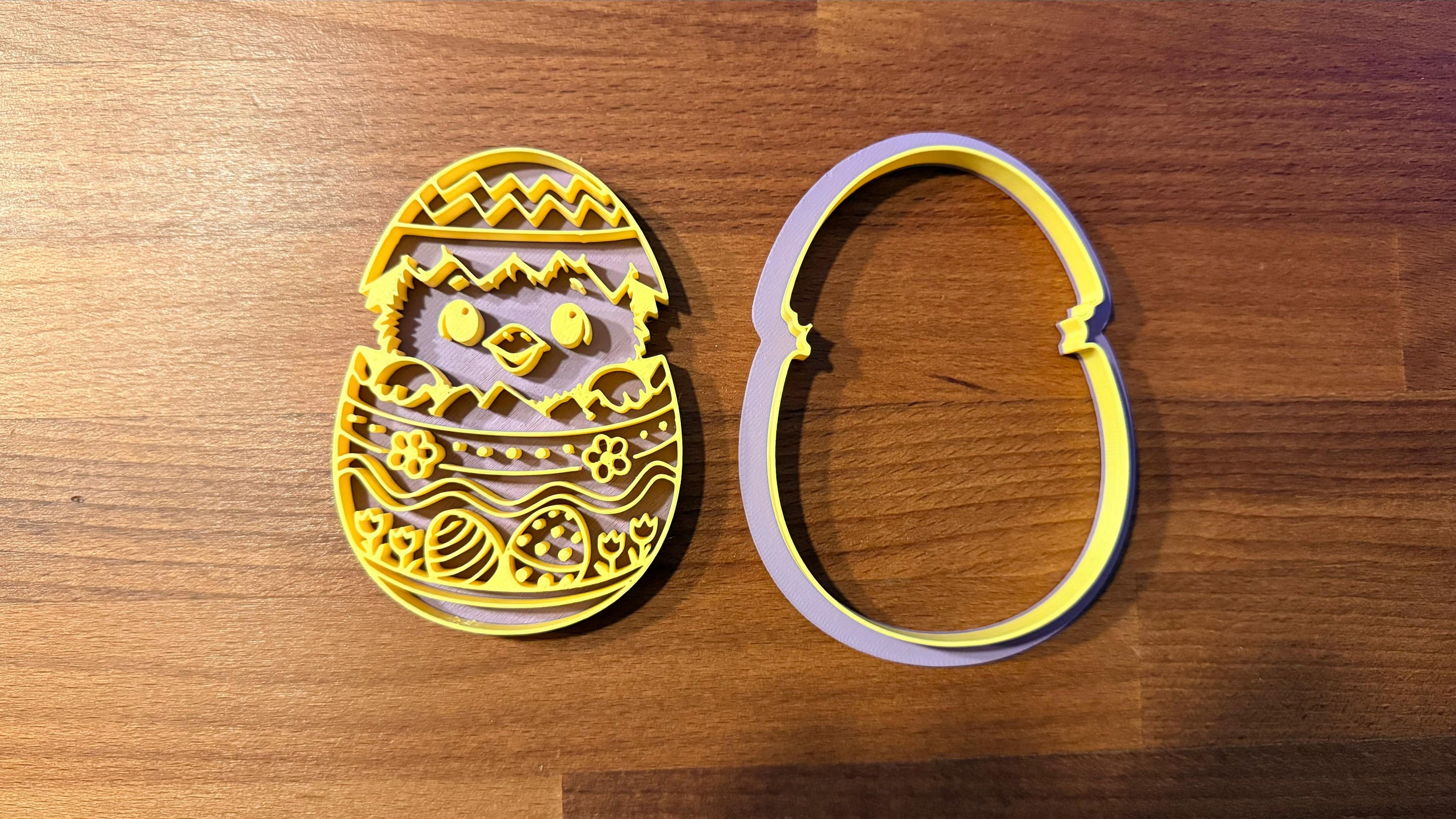 poussin dans son œuf