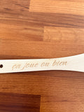 Spatule en bois de hêtre gravée – « ça joue ou bien » | Filament Fou