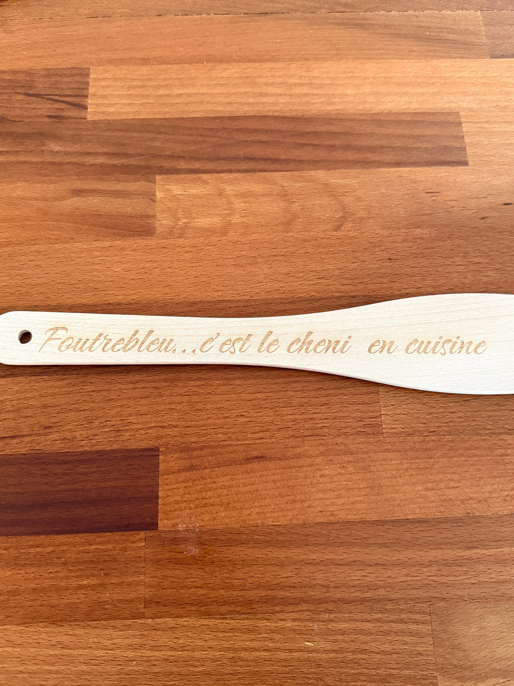 Spatule en bois de hêtre gravée – « Foutrebleu... c'est le cheni en cuisine » | Filament Fou
